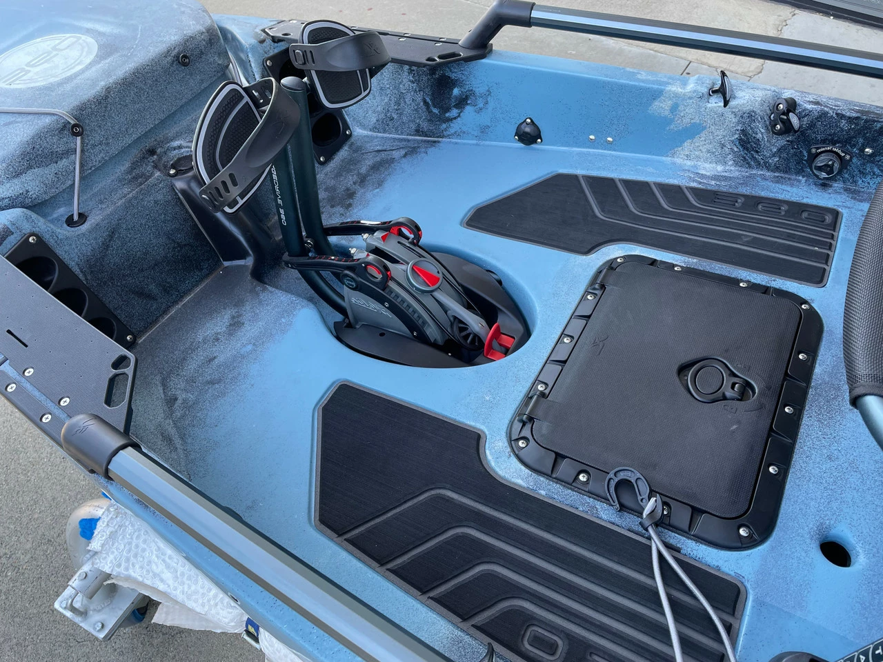 Demo Hobie Mirage Pro Angler 14 With 360 Technology - Fishing Kayak | Arctic Camo - Image 2